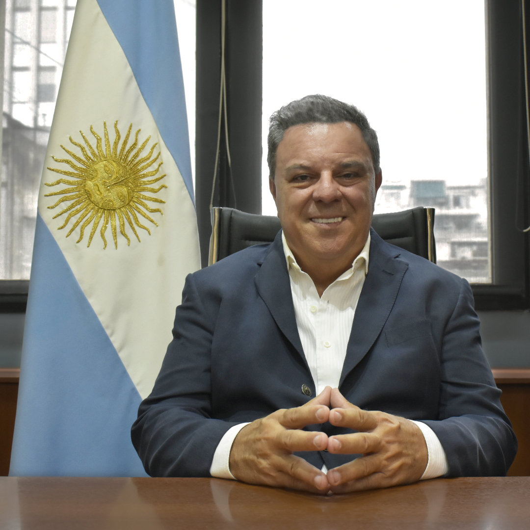 Foto del Licenciado Gabriel Simile